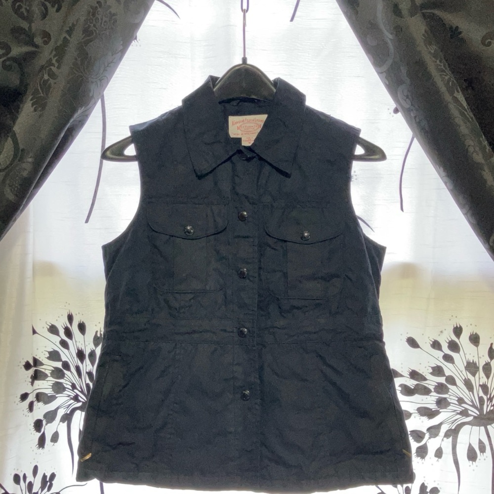 Filson Women's Black Sleeveless Vest